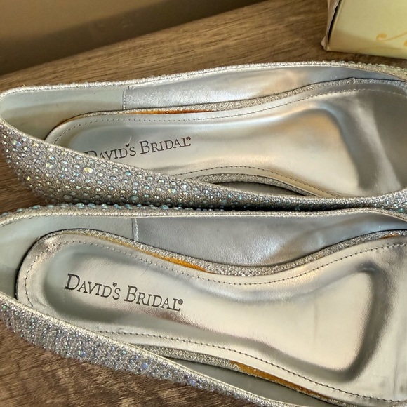 Michaelangelo David’s Bridal Silver Rhinestone Wedge Peep Toe Dress Shoes Sz 11 - Picture 4 of 13